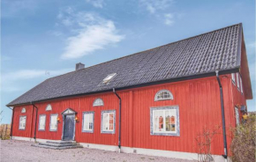 Awesome Home In Tidaholm With Kitchen Lyrestad